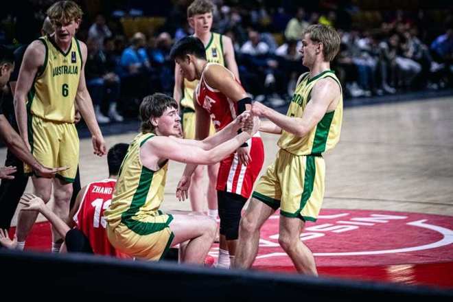 蓝狮娱乐：崩盘！中国U16男篮惨负时隔8年获亚洲杯亚军 澳大利亚豪取4连冠